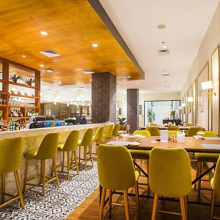 Summit Hotel Naga Екстериор снимка