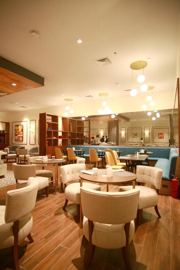 Summit Hotel Naga Екстериор снимка