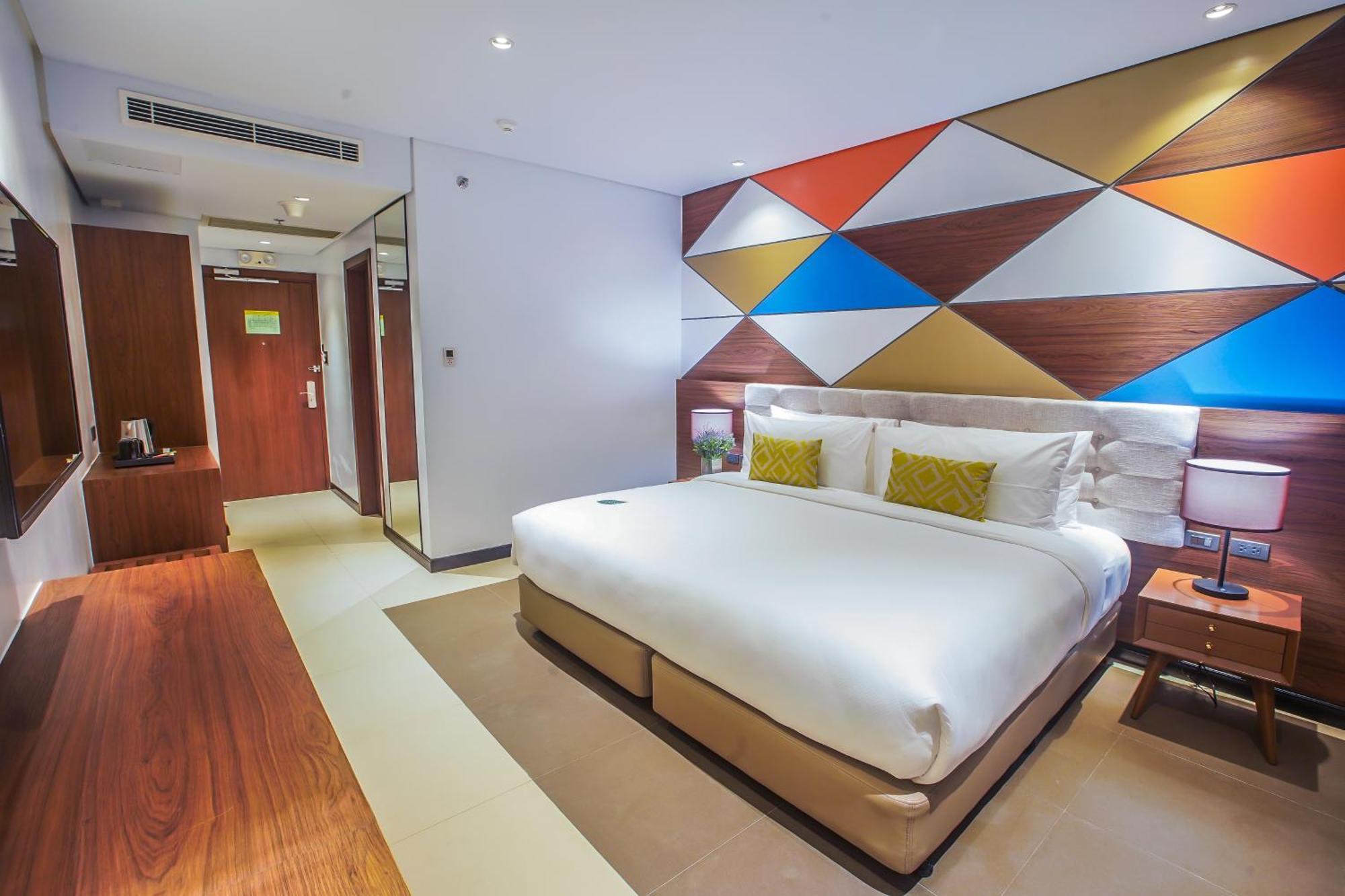 Summit Hotel Naga Екстериор снимка