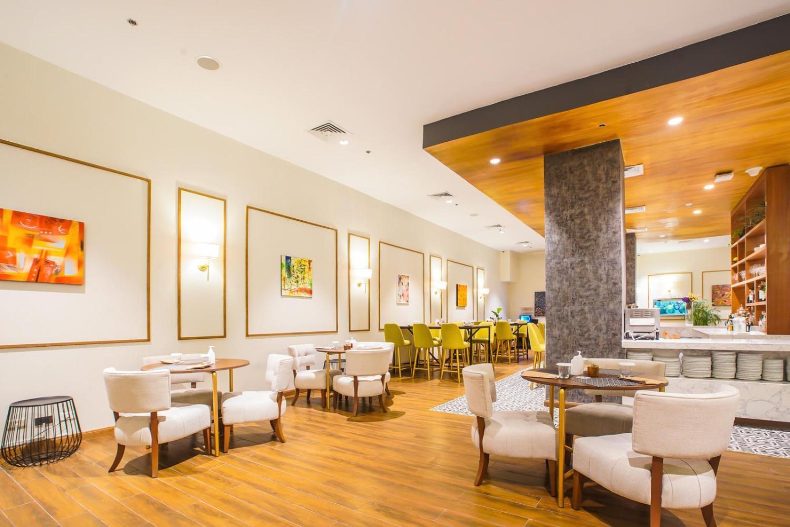 Summit Hotel Naga Екстериор снимка