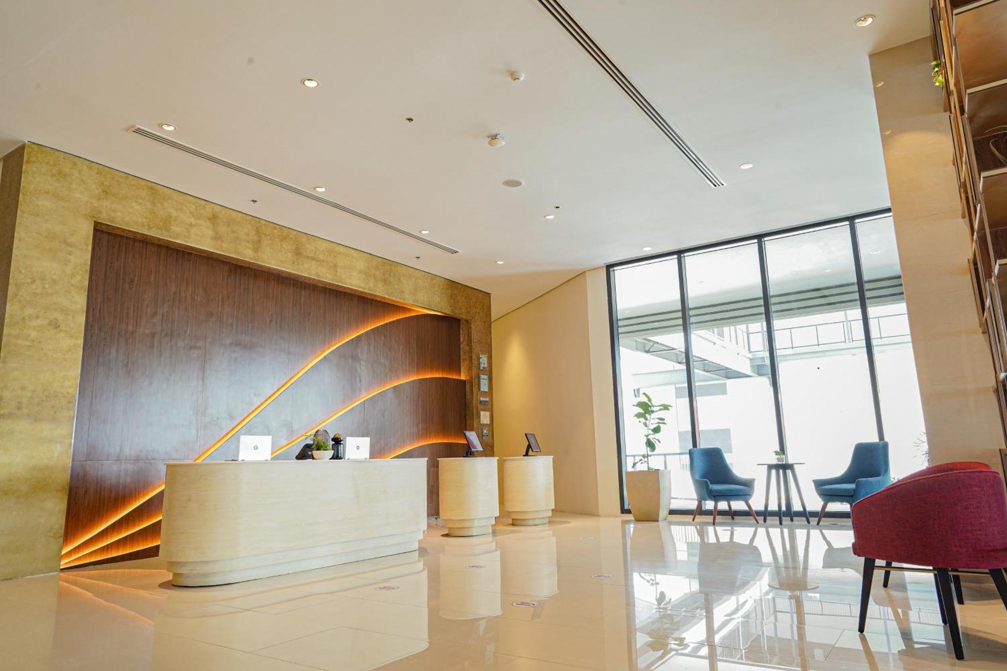 Summit Hotel Naga Екстериор снимка