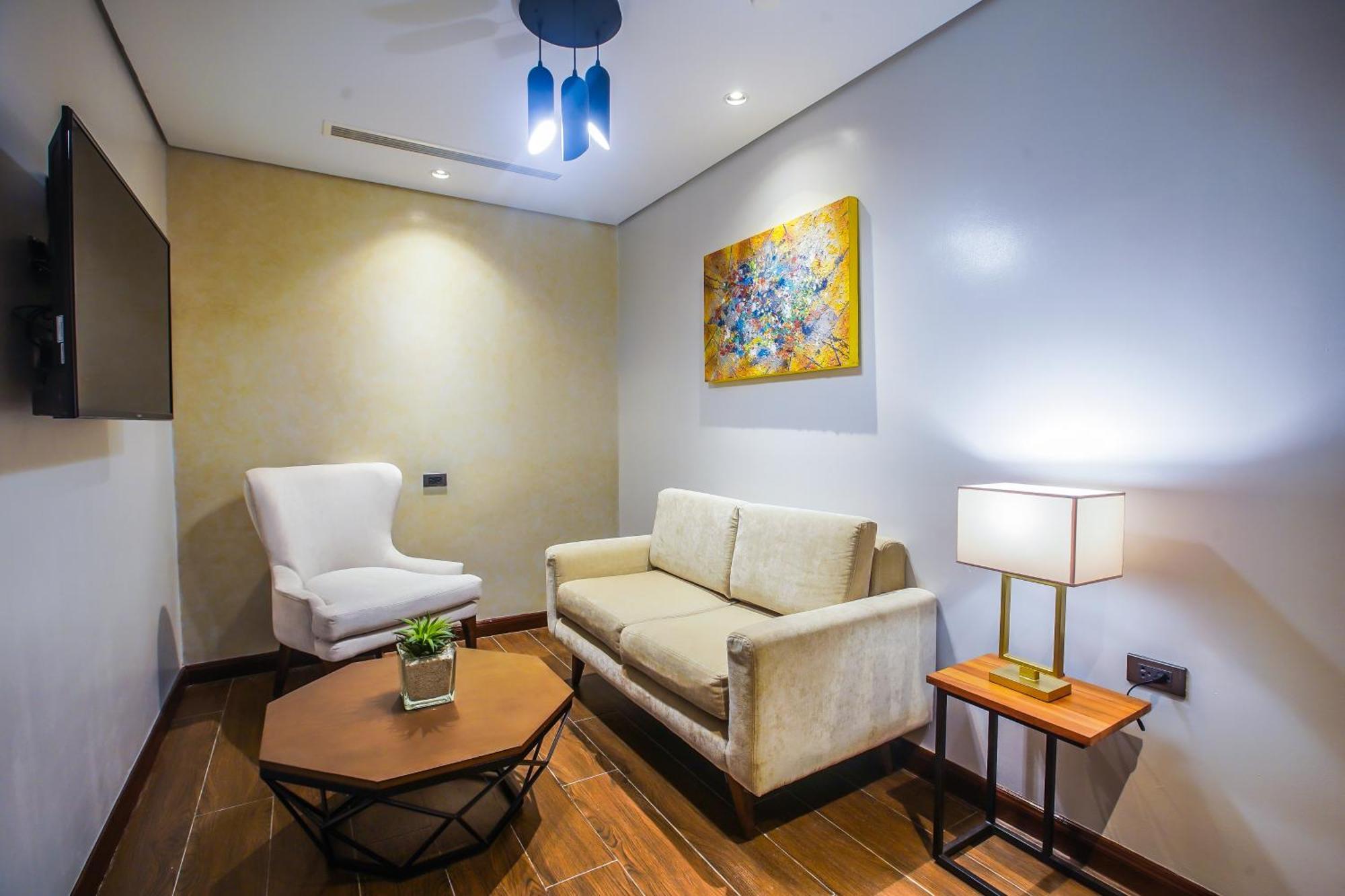 Summit Hotel Naga Екстериор снимка